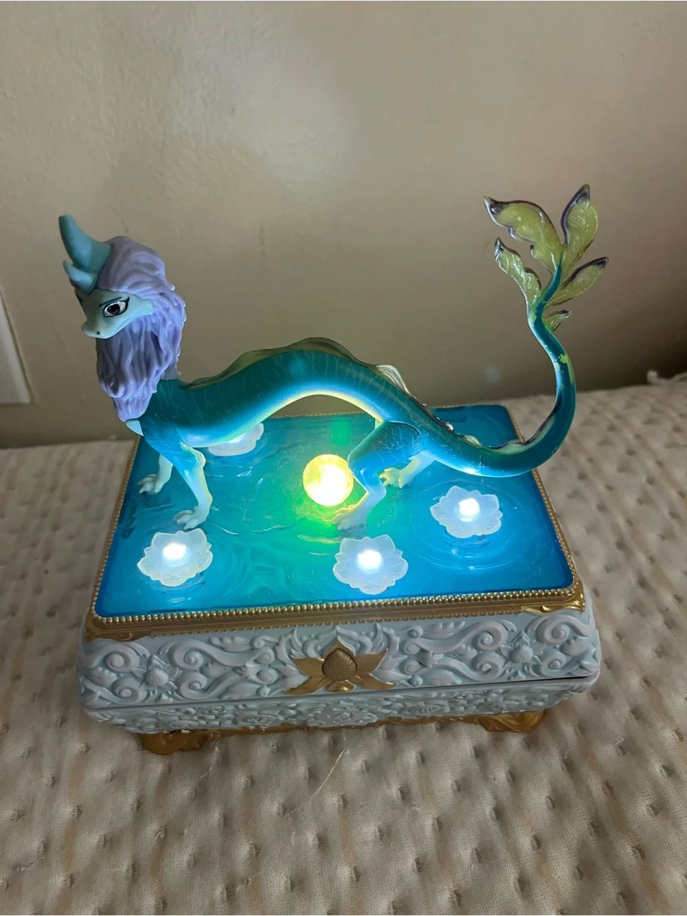 Disney Raya and the Last Dragon Light Up Jewelry Box